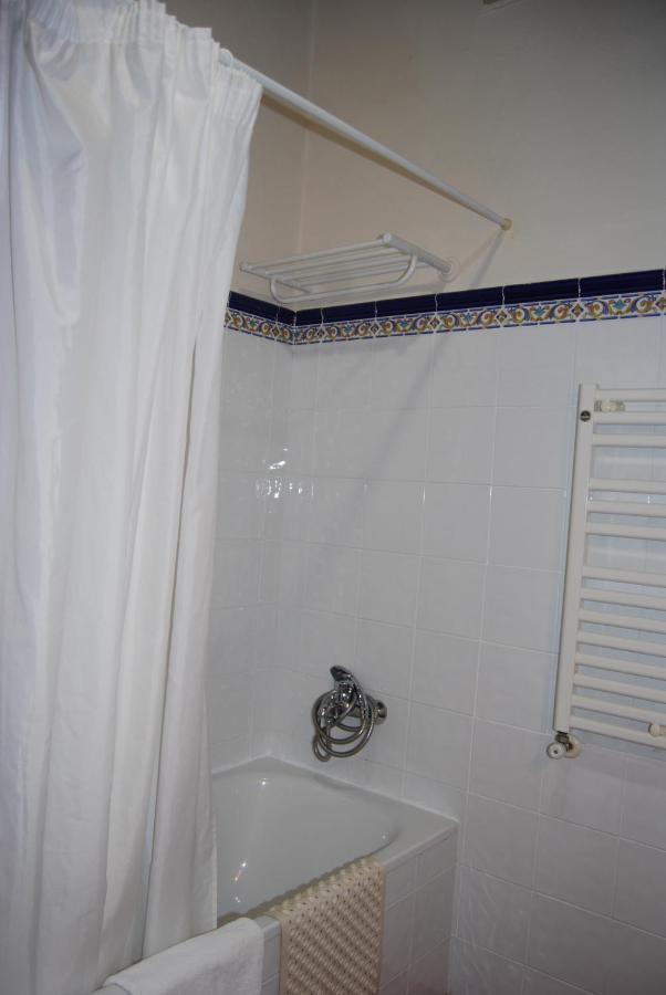 Apartamentos El Perujo โกมิญาส ภายนอก รูปภาพ