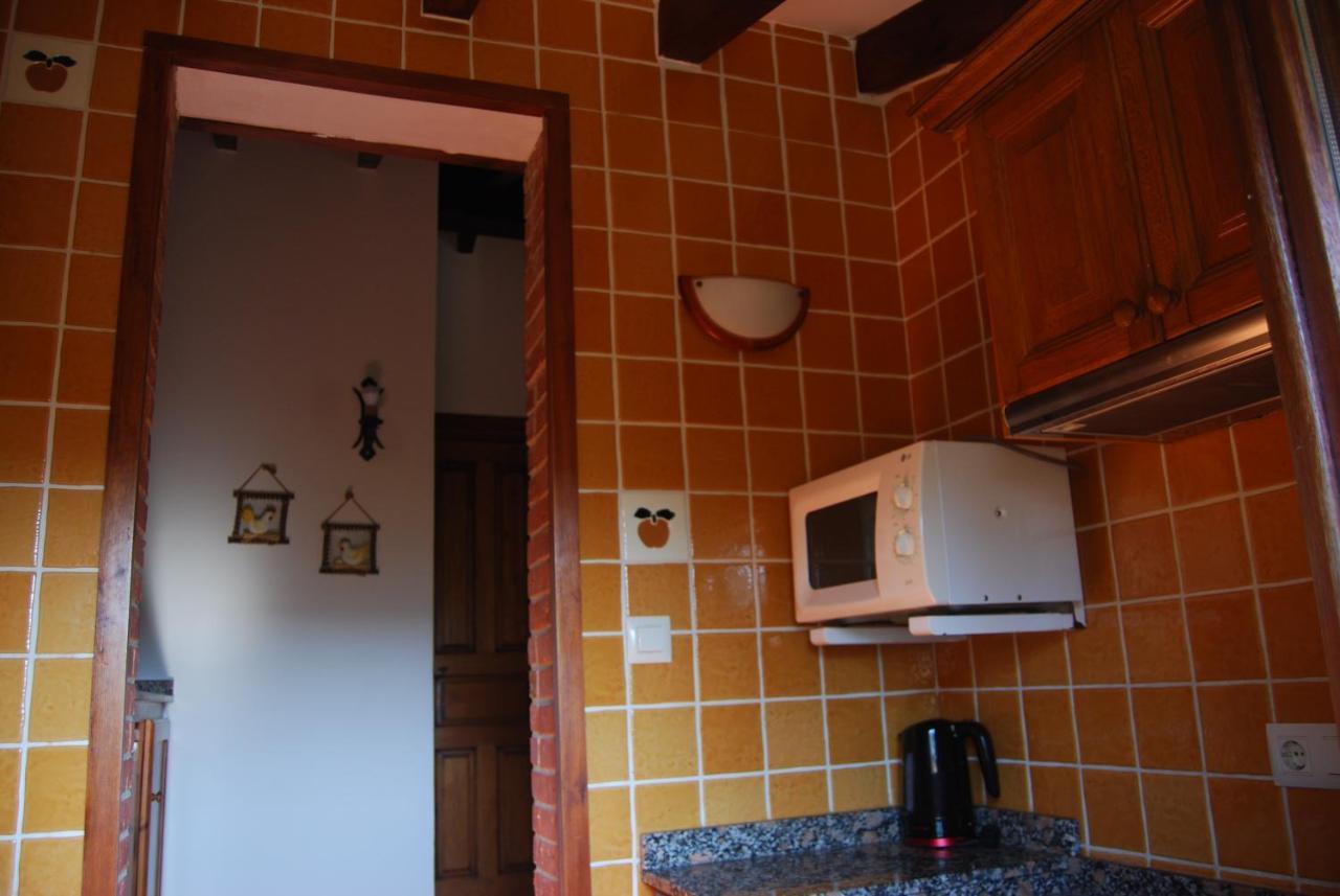 Apartamentos El Perujo โกมิญาส ภายนอก รูปภาพ