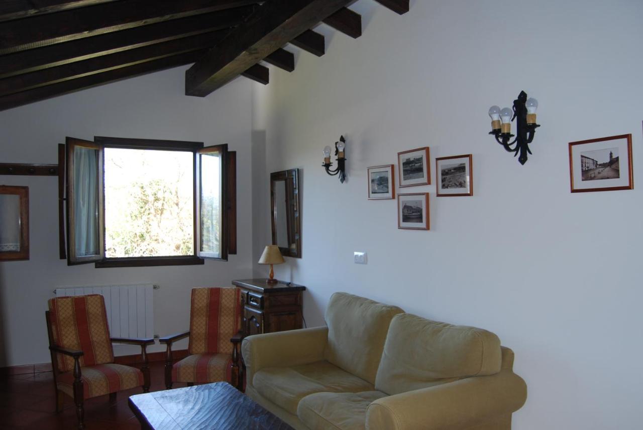 Apartamentos El Perujo โกมิญาส ภายนอก รูปภาพ